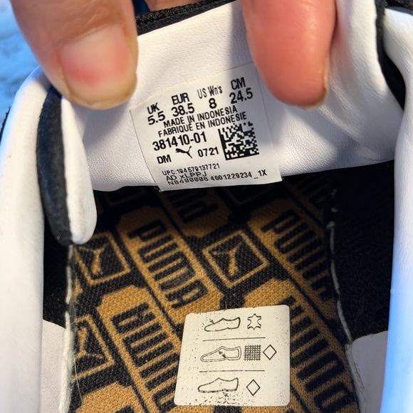 Puma Classic Suede Sneakers - Picture 8 of 9